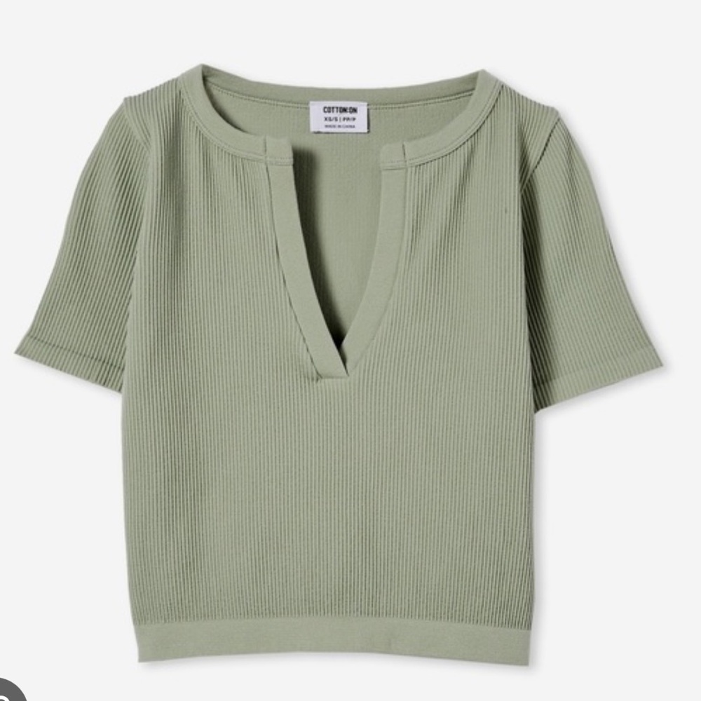 Cotton on Seamless V neck top